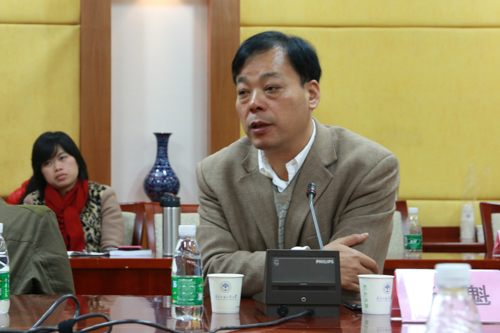 杨魁介绍公司情况
